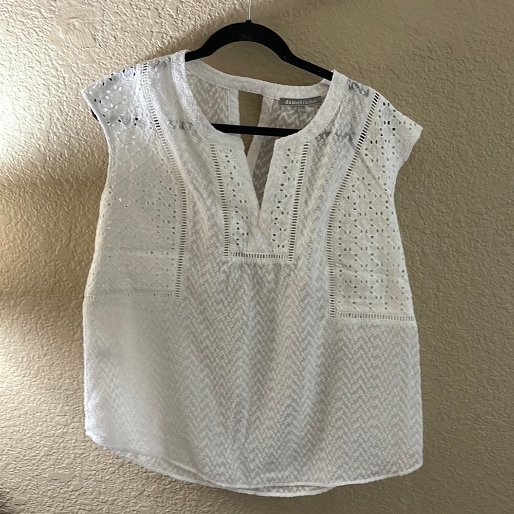 Daniel rainn white blouse